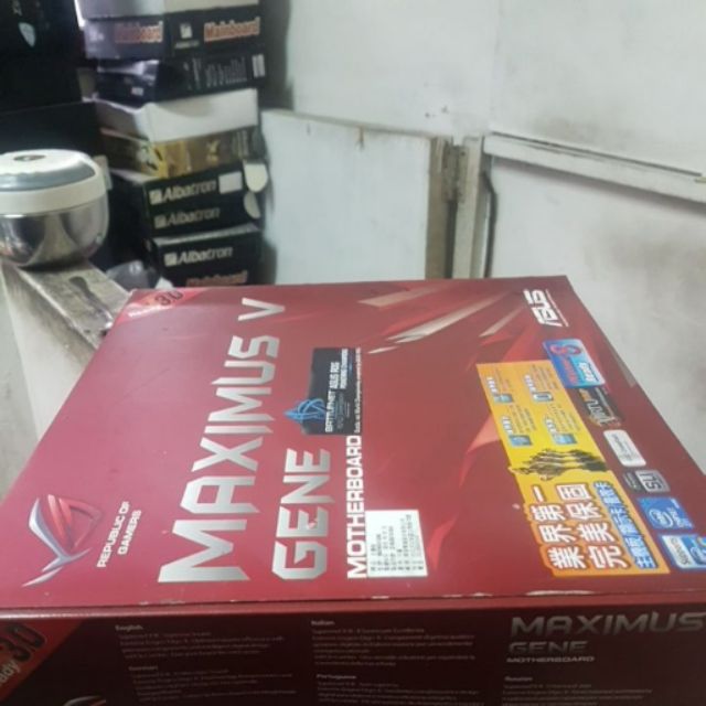 ASUS MAXIMUS V GENE Z77 盒裝備品售五千元