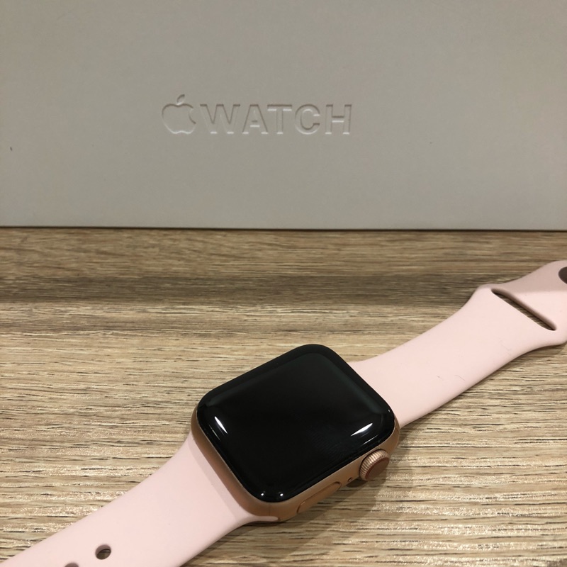 Apple Watch 4 LTE 行動網路40mm  1080120 $16900購入