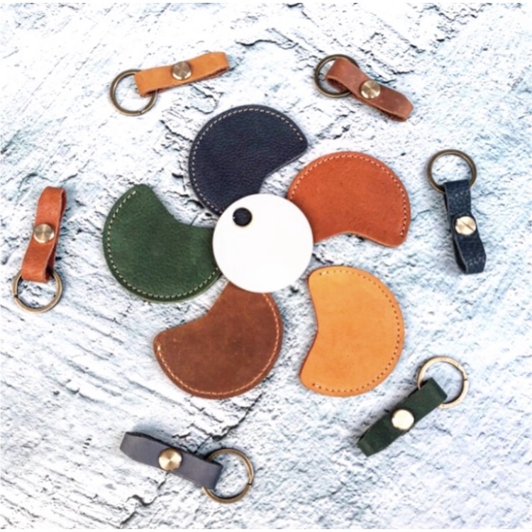 🔥皮革鑰匙掛鉤 團購最低100元🔥客製logo 皮革吊飾 Gogoro鑰匙圈 gogoro掛鉤 情侶鑰匙圈