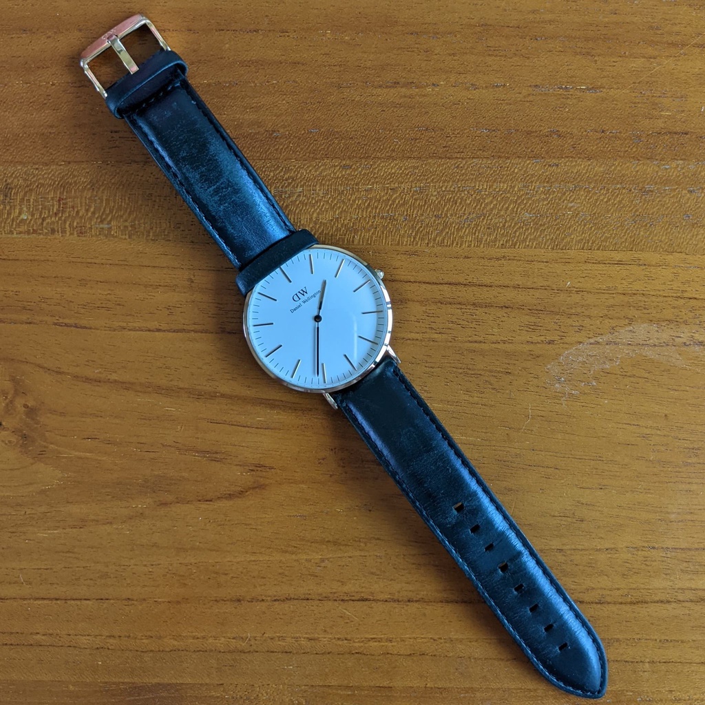 【二手】Daniel Wellington 手錶 (40mm白面+黑色皮錶帶) DW情侶對錶