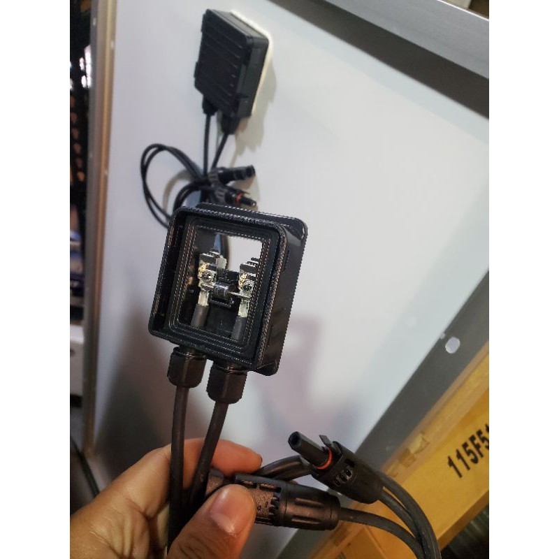 12V 最大瓦數單晶太陽能板 太陽能板客製100W 150W畫出您需要的尺寸，幫您客製數量50~1000片，價格歡迎詢問