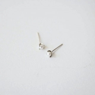 🌙Moon_925銀針銀色氣質四爪珍珠耳針式耳環（現貨）4179