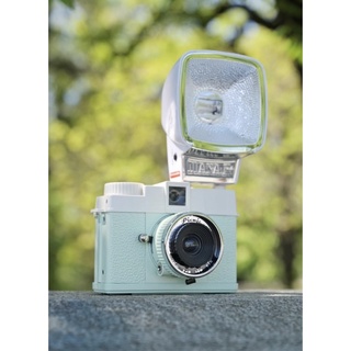 預購✨Lomography Diana mini 35半格底片相機(含閃光燈）口袋相機 玩具相機 限量野餐款 經典藍黑