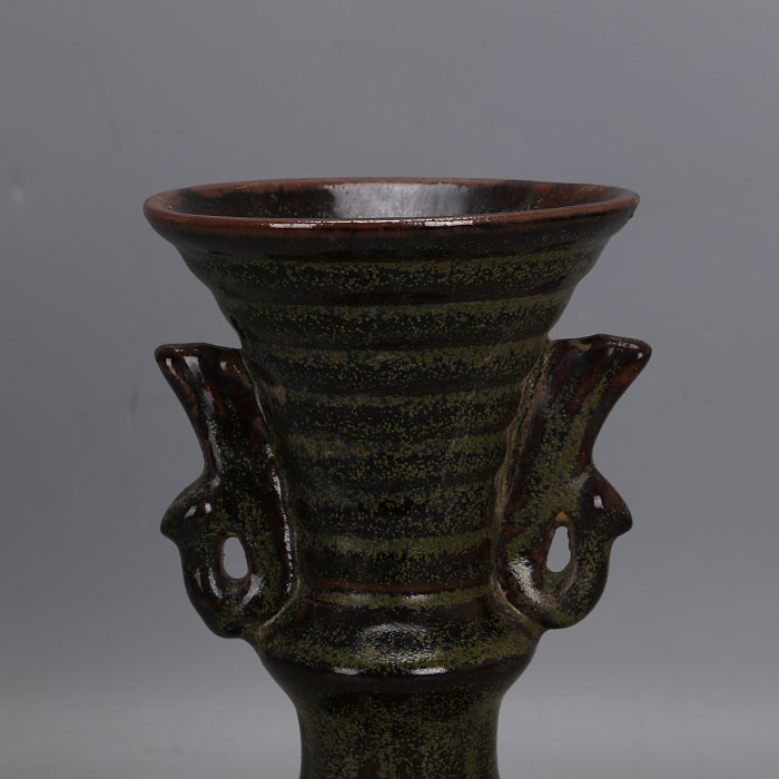 宋代越窯の茶叶の末の釉薬双耳透かし三足の燻製炉から古い模造品が出土