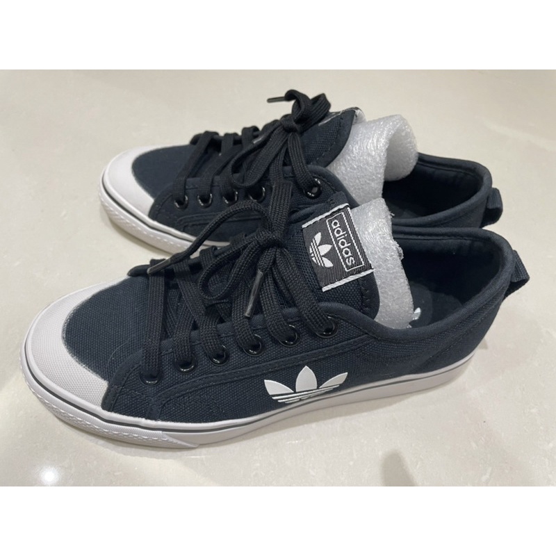Adidas Original 黑色帆布鞋 板鞋 24