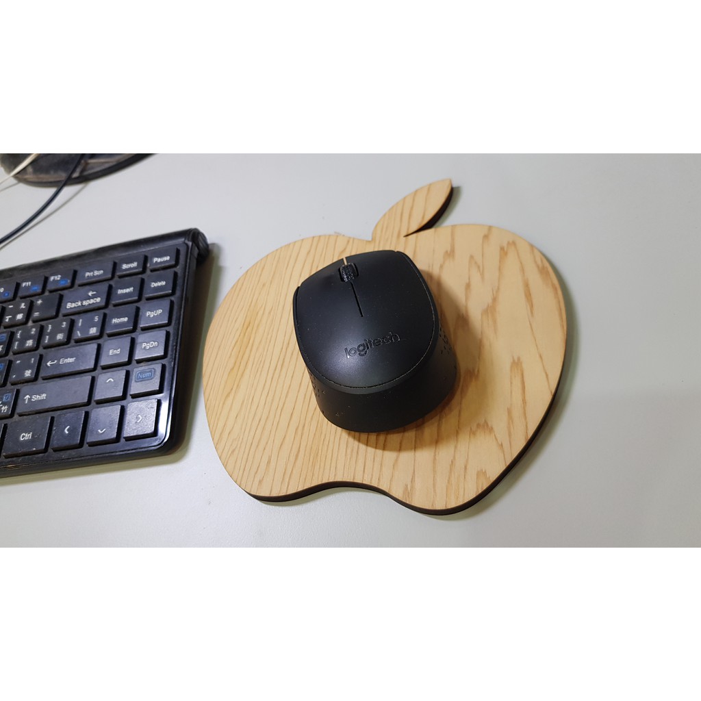"安安台灣檜木"--台灣檜木滑鼠板/滑鼠墊- 蘋果整塊板,和綠水鬼合照