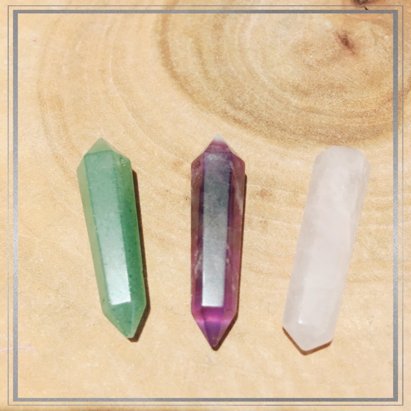 小六角水晶柱吊飾（有孔），紫水晶，粉晶，綠東陵3.5*0.8公分