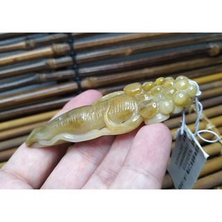 【禾賢行】天然翡翠.緬甸玉.黃翡蜜糖黃手工巧雕-人參/人生如意.手工精雕墬子.項鍊.玉珮.ZGCPH014076