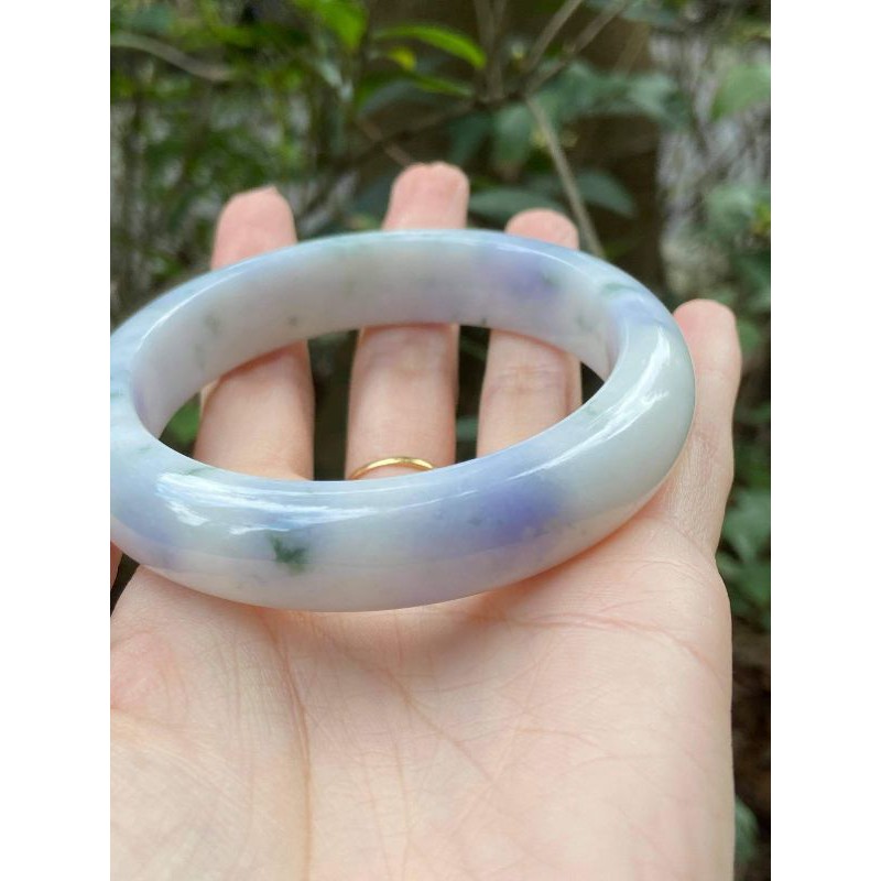 A貨緬甸翡翠 內徑59mm平安圓鐲 寬14mm厚9mm 約18 7圍 濃紫春帶彩綠花 飄花控快快來 有紫有綠還猶