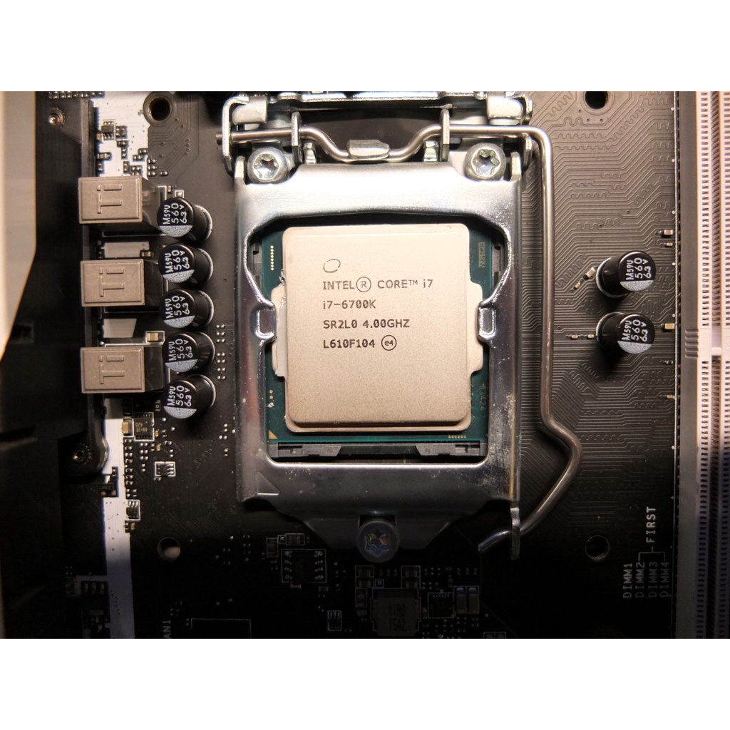 intel I7 6700K + 主板 + 16G DDR4 (無盒)
