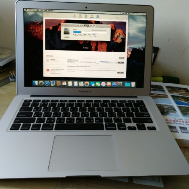 Macbook Air 13.3 吋 4g 128g Intel Core i5 - 1.8G