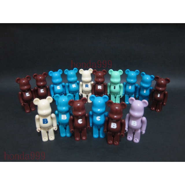 Be@rbrick 庫柏力克熊 100% 字母 圖片中全部 共16隻