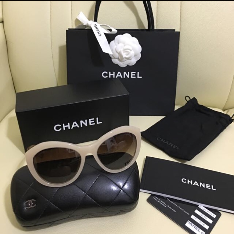 正香奈兒太陽眼鏡、全新、完美包裝含眼鏡盒盒裝、保證卡提袋chanel