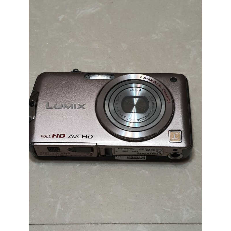 9成5新的Panasonic LUMIX DMC-FX700GT-保存良好、無刮痕