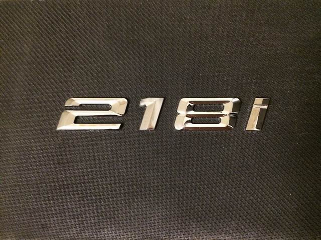 《※金螃蟹※》BMW 寶馬 218i 後車箱字體 鍍鉻銀
