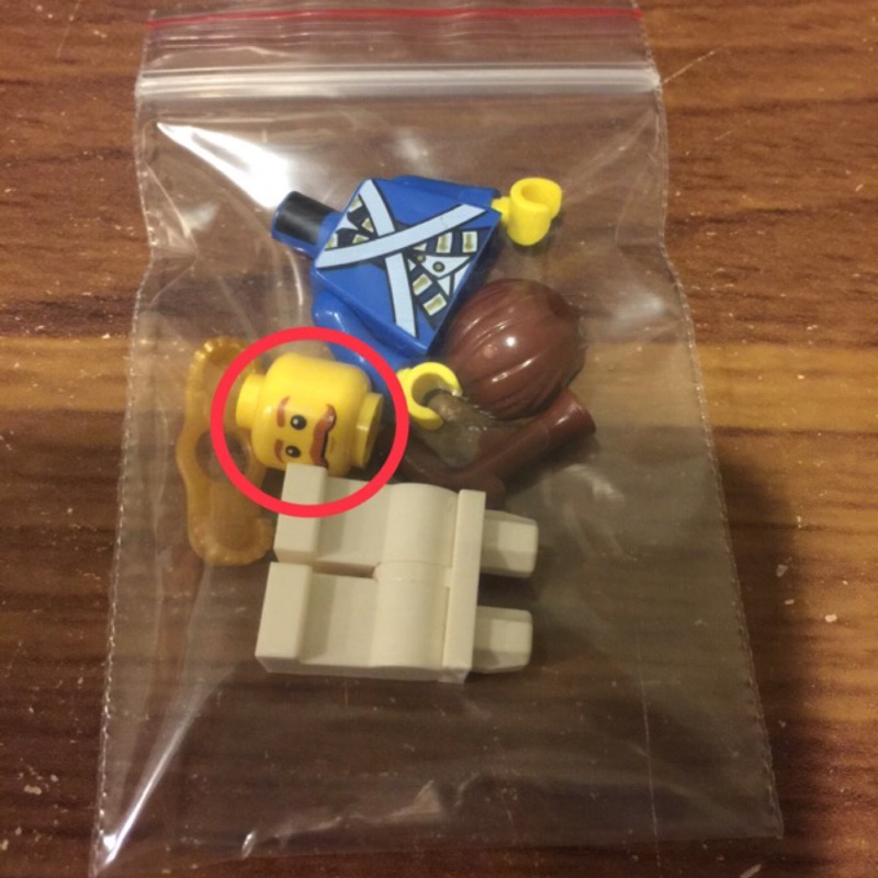 LEGO 樂高 Pirates 海盜系列 70410 士兵前哨站 指揮官 總督 哨長 隊長 人偶 ( 含手槍 )