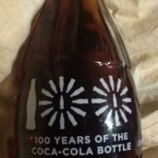 全新未拆封 收藏品 可口可樂100週年紀念瓶 250ml紅蓋 旋蓋瓶蓋 完美瓶 #便宜#可口可樂 大大狗