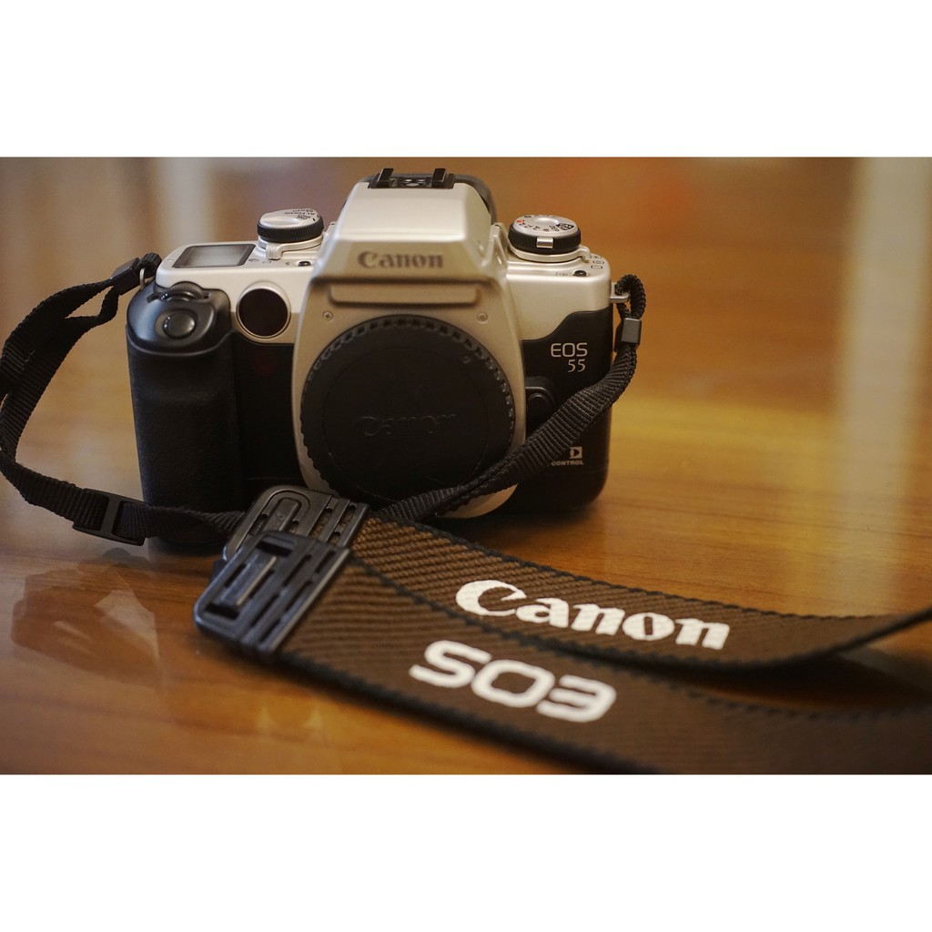 【售】很新CANON EOS 55底片相機+日期背蓋+寬景切換+電池+相機背帶(AE-1 F1,AV-1, AE-1P,