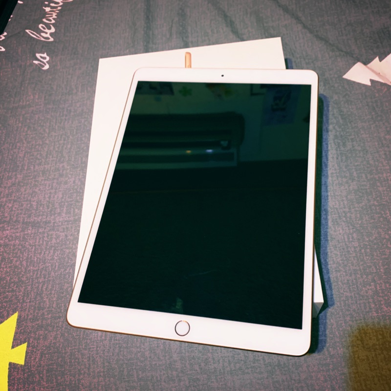二手 iPad Air3 WI-FI  64G金 狀況如新