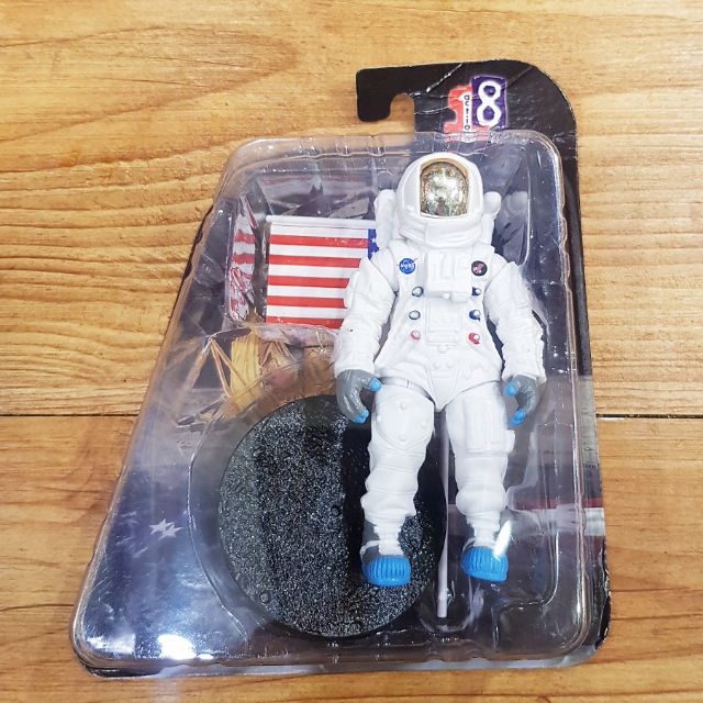 🇯🇵喔啦玩具店🇹🇼太空人 可動人偶 美國國旗   玩具 吊卡 星際效應  阿波羅