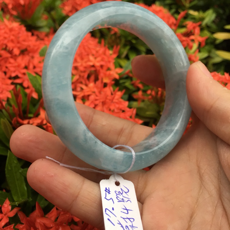 海藍寶手環～窄版～《蔚4款》，手圍17.5號，內徑54mm寬11厚9mm~像凝結的海洋冰塊、來自巴西 ㊣海水藍寶石原礦