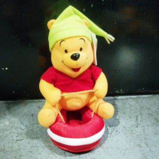 24cm 迪士尼小熊維尼滑雪橇娃娃2001 SEGA景品日本非賣品玩偶布偶絨毛坐姿娃娃Pooh