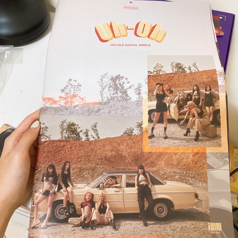 アイドゥル uh-oh フォトブック G)I-DLE (g)i-dle i-dle Uh-Oh フォトブック YESASIA: (G)I-DLE - '