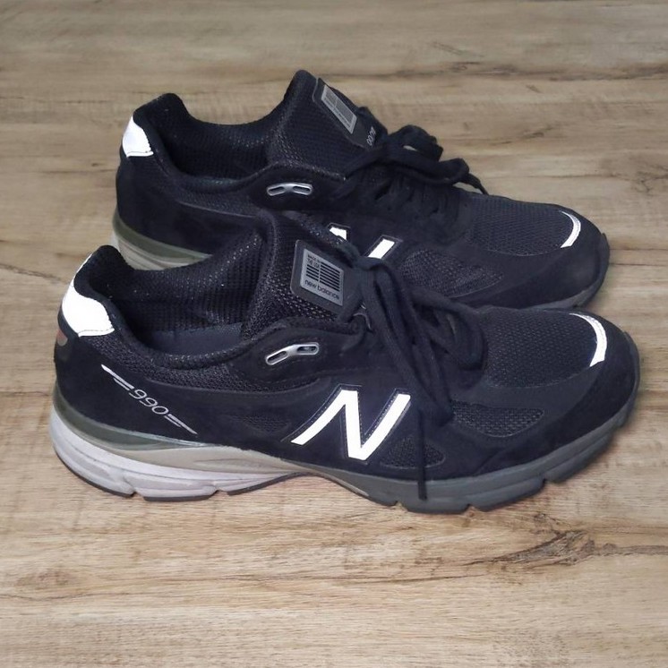 990v4 black
