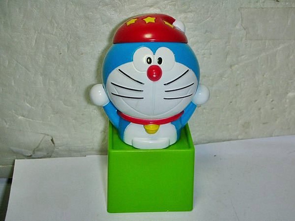 aaL.(企業寶寶公仔娃娃)少見2007年麥當勞發行哆啦A夢(Doraemon)魔術世界-哆啦A夢神奇魔法盒!