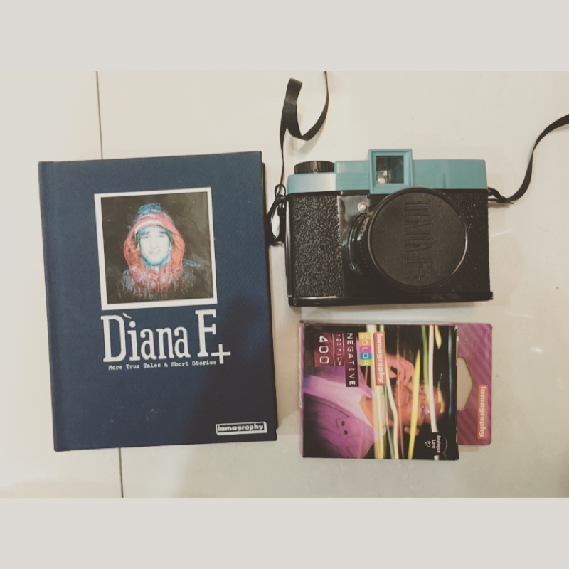 Diana f + 黛安娜 相機 附盒子、書和全新底片含運1000