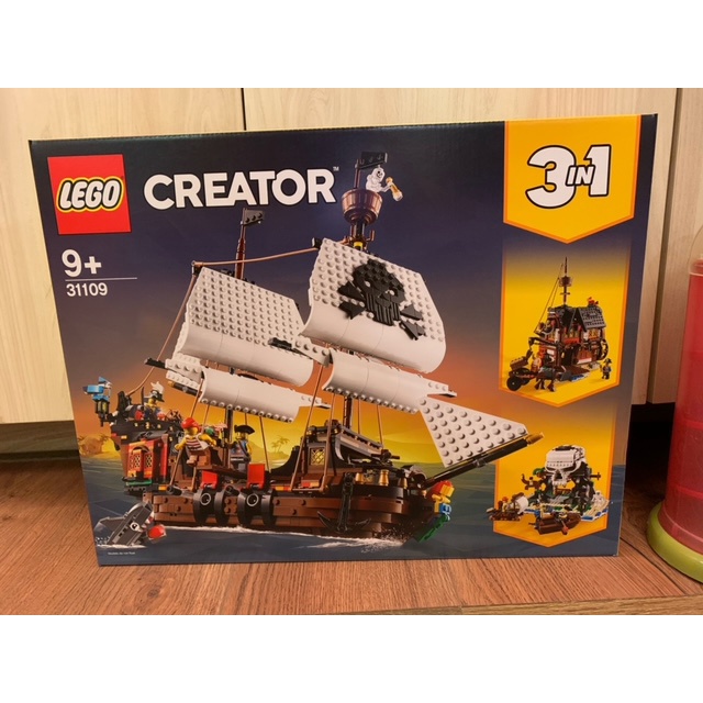 LEGO 31109 Creator 3-in-1 Pirate Ship