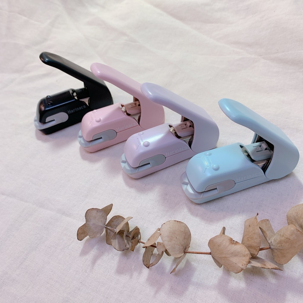 【針線盒Yarnbox】KOKUYO台灣限定 美壓釘書機 莫蘭迪色 粉紅 粉藍 粉紫 黑 環保 無針釘書機 文具 療癒