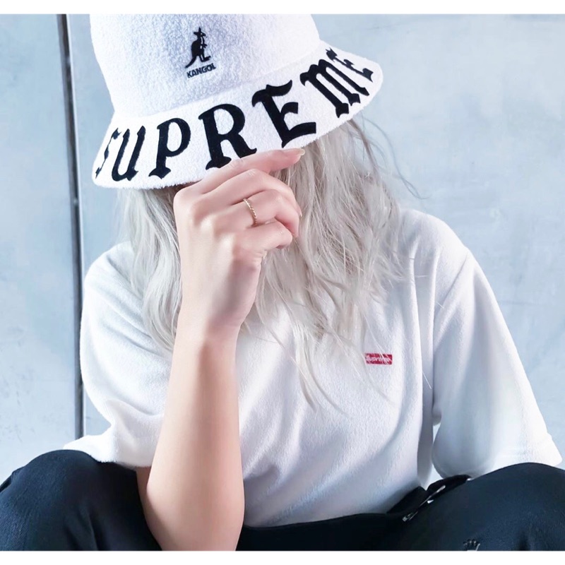 supreme kangol bermuda