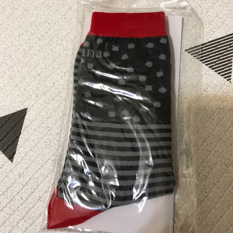 專櫃品牌 包包品牌配件 Satana 聖誕嘉年華 中統襪 全新 原價200 VIP 紅灰配色 圓點點配條紋