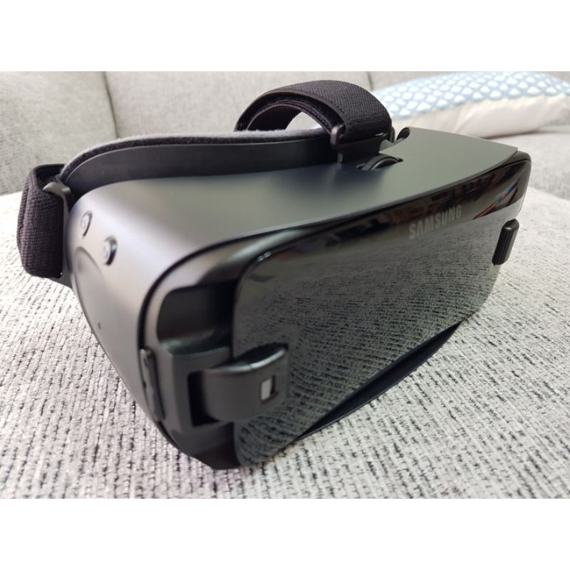 &lt;二手&gt; 三星 Samsung Gear VR 附遙控器