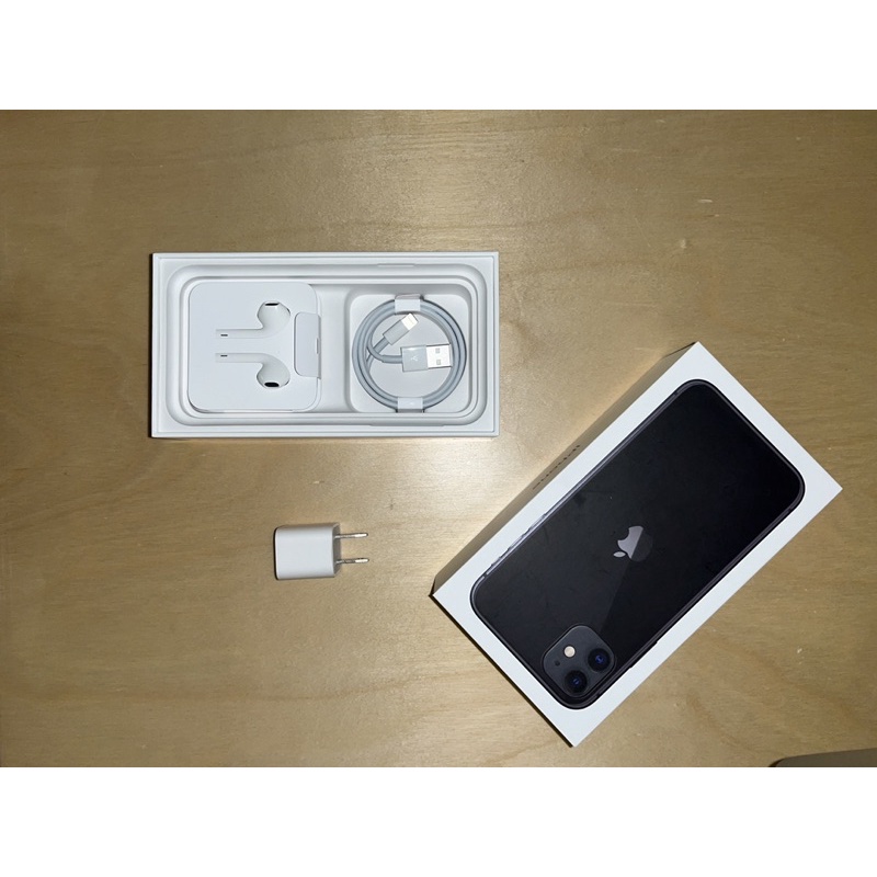 全新iPhone11原廠盒內配件Apple 耳機、Lightning 傳輸線、豆腐頭