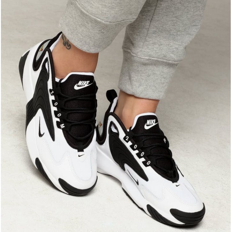 nike zoom 2000 black and white