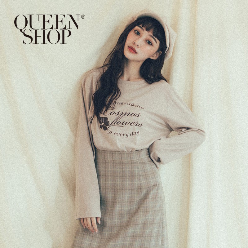 QUEENSHOP  花朵字母印花長袖上衣 現+預【01038193】