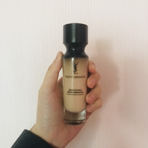 冬日干皮必备的女神粉底 圣罗兰youth Liberator Serum 逆龄粉底液 热门色号b10 Br20都有 折后仅售39欧 养肤遮瑕逆龄保养一级棒 德淘网