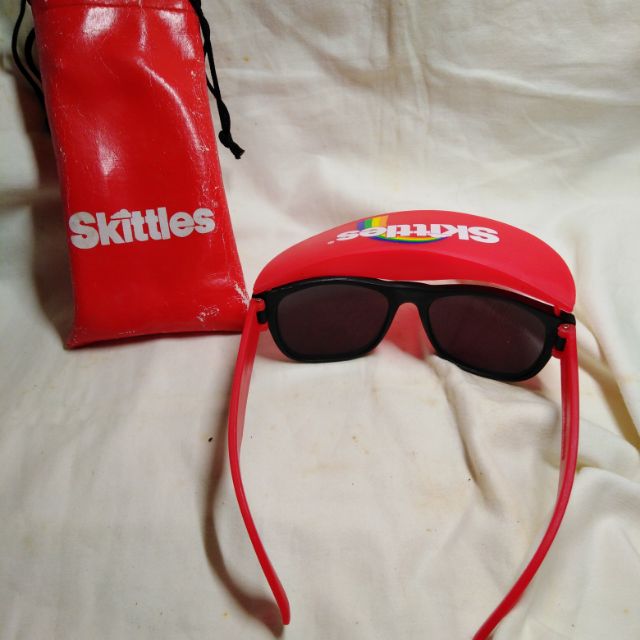 二手 商標收藏 懷舊老物 美國skittles彩虹糖抽獎贈品 玩具太陽眼鏡 墨鏡 附收納袋 企業收藏 表演 變裝道具