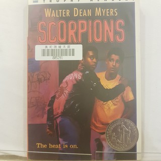 二手書📙英文小說Scorpions//Walter Dean Myers//驚奇、偵探推理、犯罪