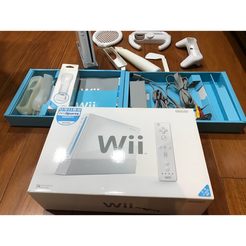 ｛搬家出清｝任天堂Wii Sports遊戲主機與運動配件