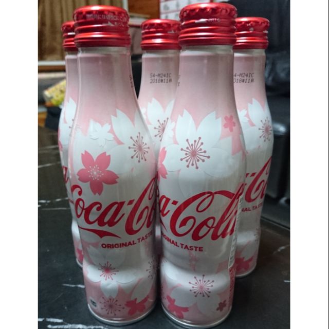 日本限定【COCA COLA】可口可樂 2018年 SAKURA粉紅 櫻花瓶 鋁瓶 曲線瓶250ml現貨只有5瓶