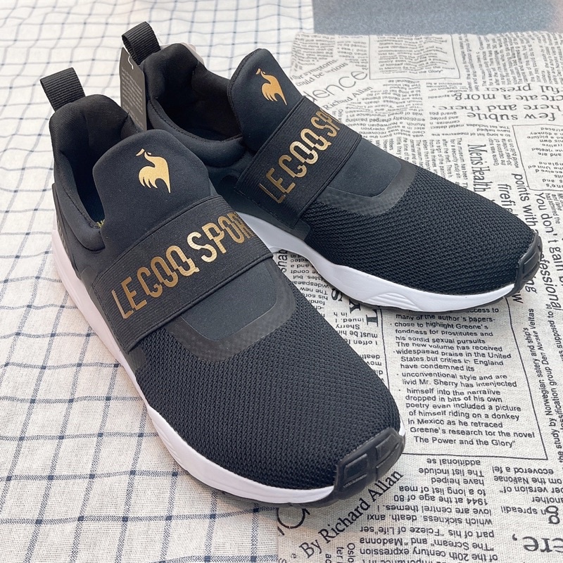 🔥特價🔥公雞 le coq sportif  襪套鞋 懶人鞋 免綁帶 黑金 LWP73206