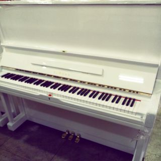Yamaha鋼琴二手鋼琴白色鋼琴山葉鋼琴也可以分期付款