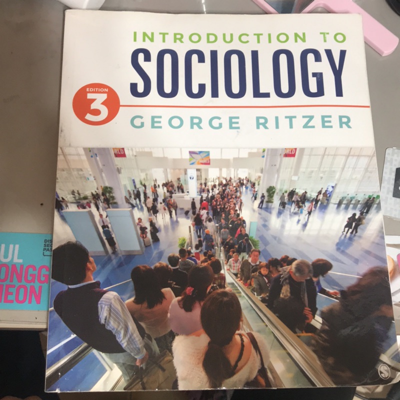 Introduction to sociology /edition 3/George Ritzer 東吳社會學大一用書
