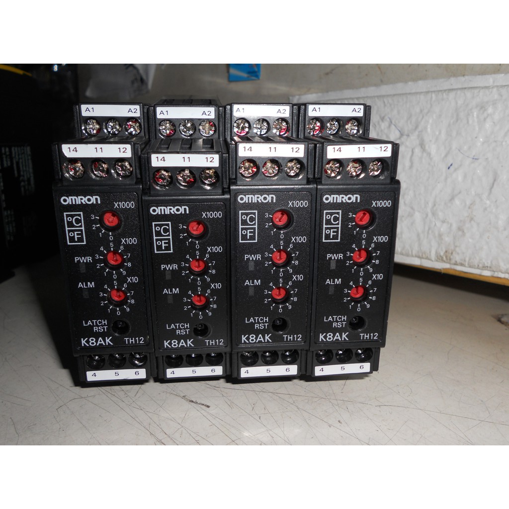 OMRON  溫度警報器 K8AK-TH12S  100-240VAC  熱電偶