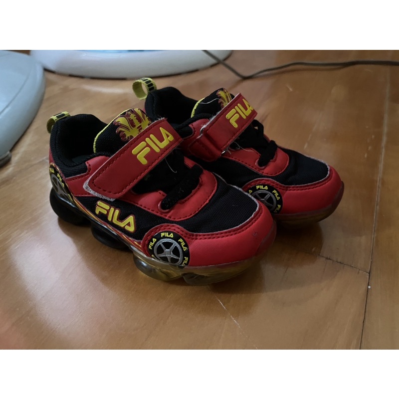 fila 電燈 運動童鞋 尺寸：9 （15cm)透氣網布