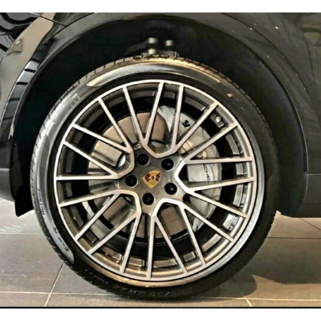 #Porsche 
#cayenne 958專用22吋鋁圈含輪胎特價優惠中，歡迎詢問，保證便宜。