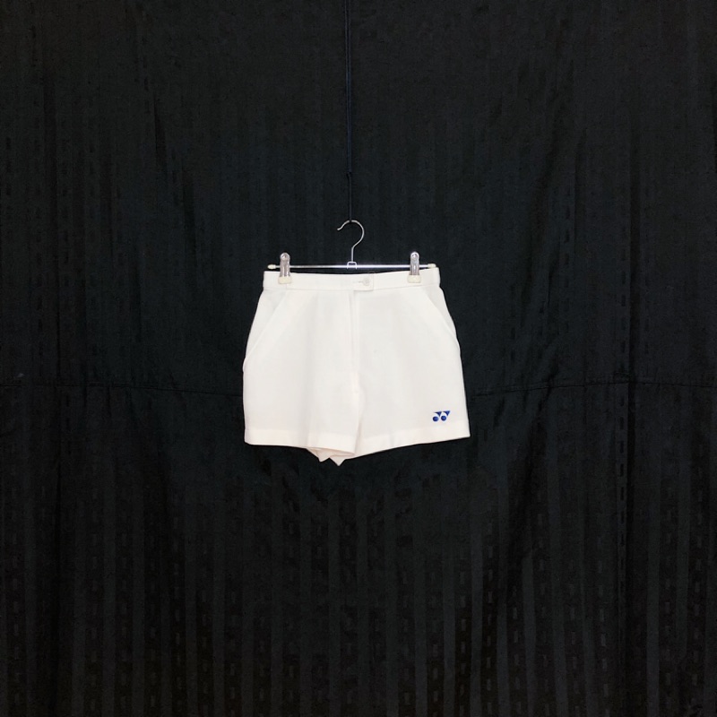 Yonex ．白色短褲． 25腰 日本製 優乃克 運動品牌 刺繡 高腰小熱褲 網球辣妹 00s 古着Vintage